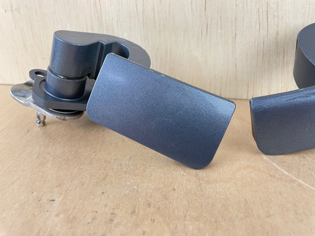 2009 Yamaha F350HP Outboard Bottom Cowl Lever Set Handles 3