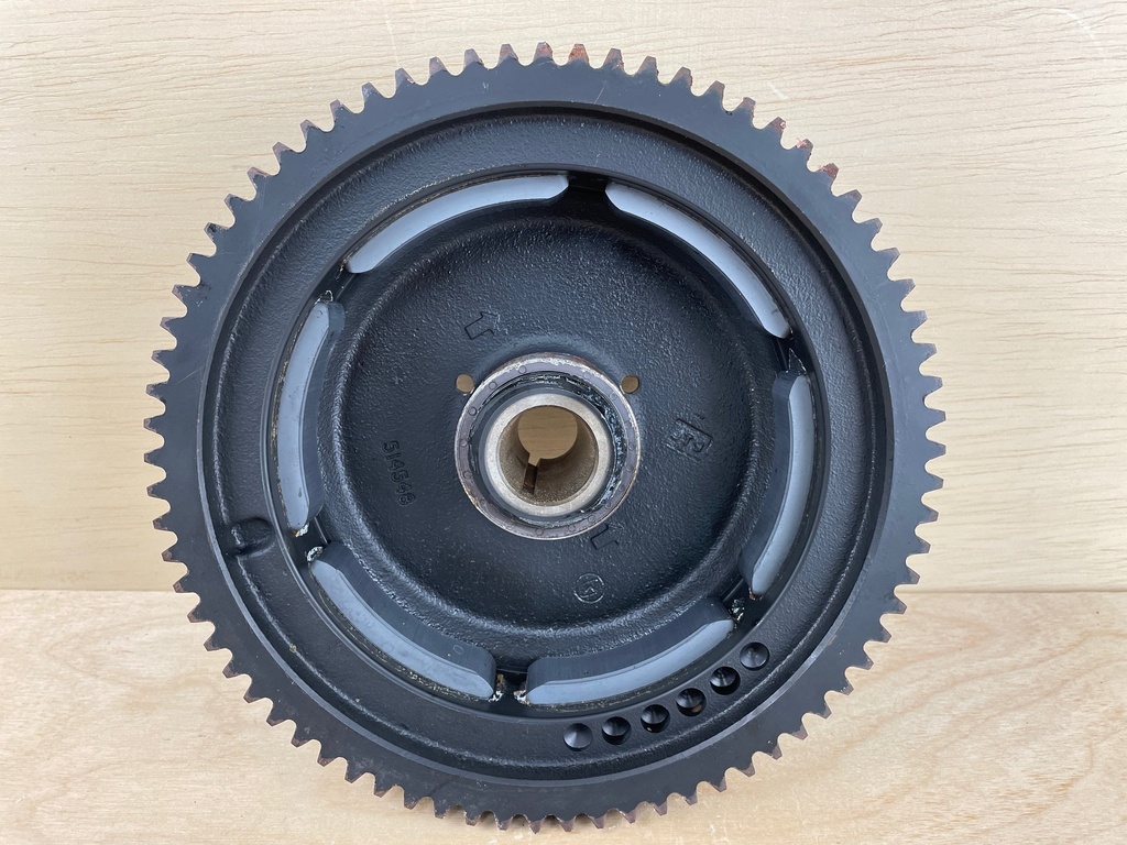 2000 Johnson Evinrude 50HP 2 Stroke Outboard Flywheel Assembly 0585190