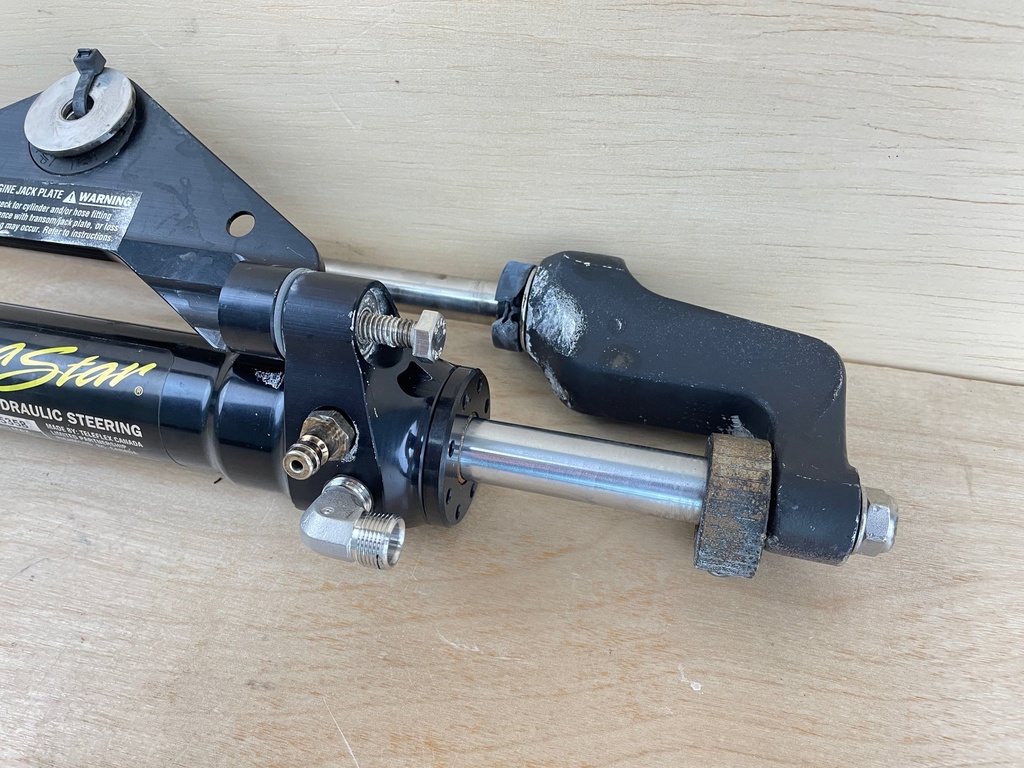 SeaStar Front Mount Outboard Hydraulic Steering Cylinder Assembly HC5358