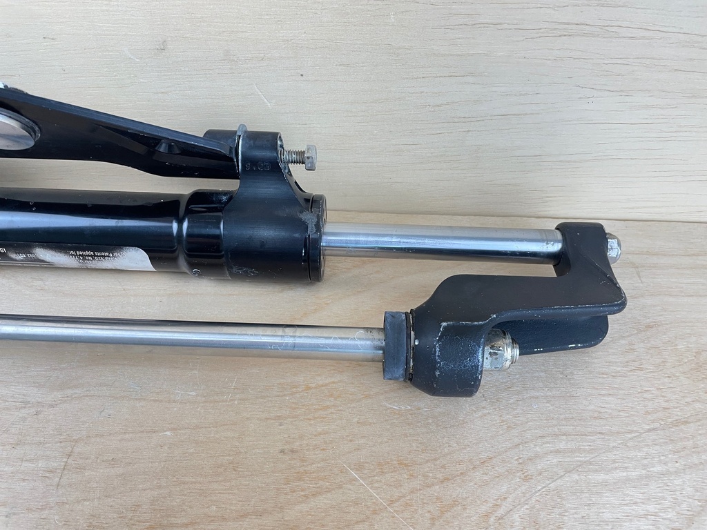 SeaStar Front Mount Outboard Hydraulic Steering Cylinder Assembly HC5358