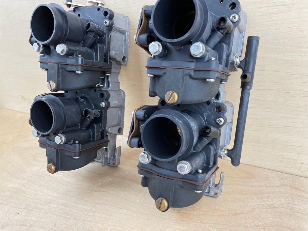 2001 Evinrude Johnson 115HP Outboard 2 Stroke Carburetor Assembly 0437541