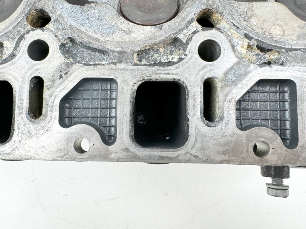 2014 Yamaha 40 HP 4 Stroke Outboard Cylinder Head 6BG-W009A-02-9S OEM