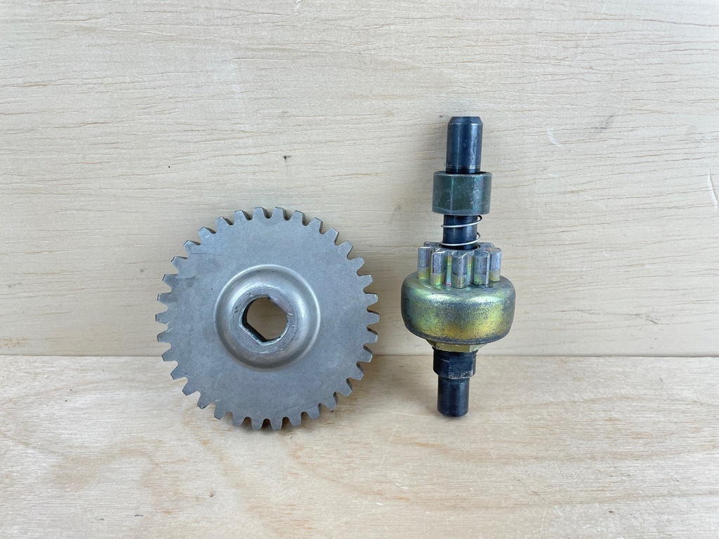 2001 Johnson Evinrude 115HP Outboard Pinion Gear & Shaft Assembly 0434517 0335308