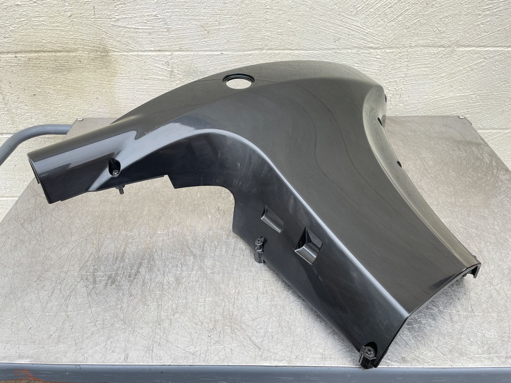 2016 Suzuki 40 HP 4 Stroke Outboard Lower Apron Cowling Port Left 61821-88L20-0EP OEM