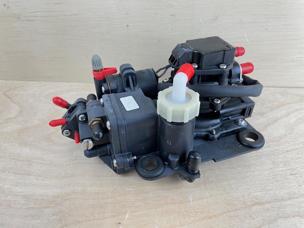 2001 Johnson Evinrude 115HP 2 Stroke VRO Fuel Pump Assembly With Primer 5007420