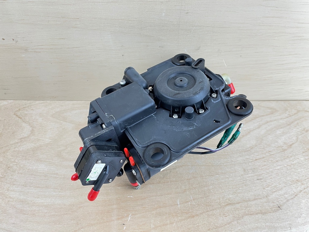 2001 Johnson Evinrude 115HP 2 Stroke VRO Fuel Pump Assembly With Primer 5007420