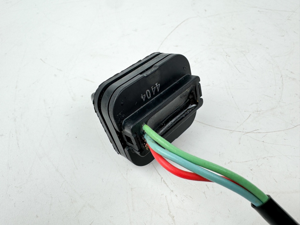 2014 Yamaha 40 HP 4 Stroke Outboard Trim Switch 69J-82563-01-00 OEM