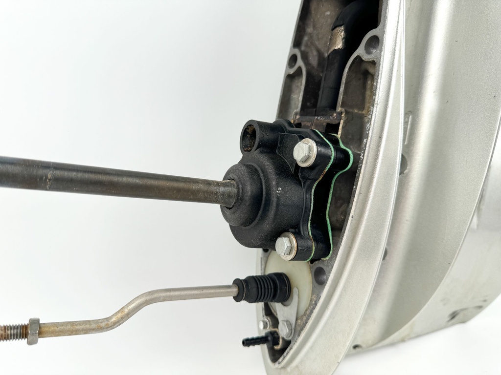 01-07 Honda 40 50 HP 4 Stroke Outboard 20" Lower Unit Gear Case 41100-ZW4-H16ZA