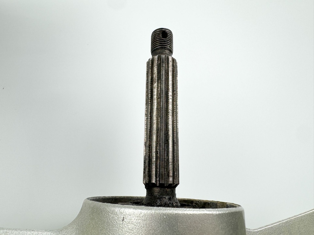 01-07 Honda 40 50 HP 4 Stroke Outboard 20" Lower Unit Gear Case 41100-ZW4-H16ZA