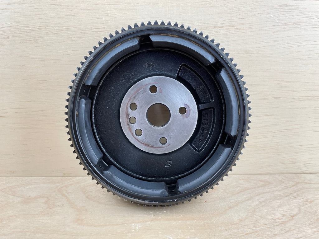 2001 Johnson Evinrude 115HP 2 Stroke Flywheel Assembly 0584843