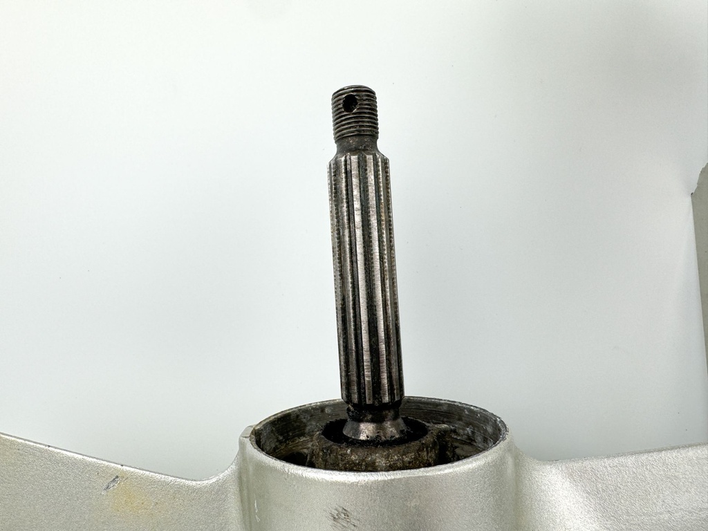 01-07 Honda 40 50 HP 4 Stroke Outboard 20" Lower Unit Gear Case 41100-ZW4-H16ZA