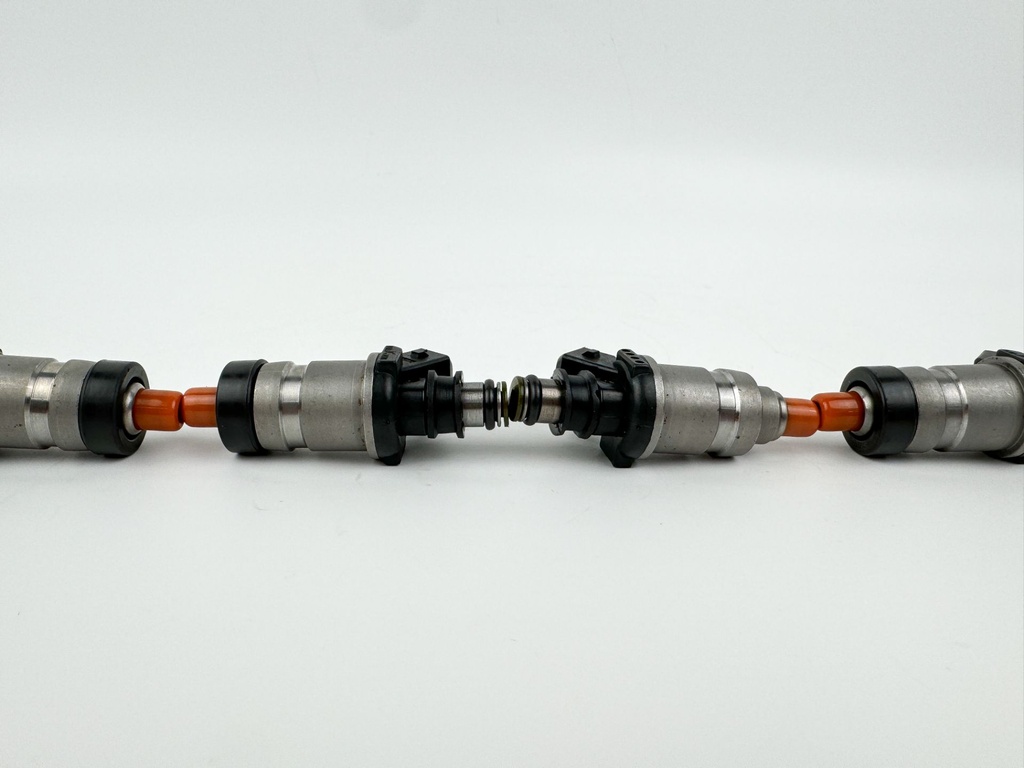 1999 Mercury 200 HP 2 Stroke Outboard Fuel Injector Set 18715 OEM