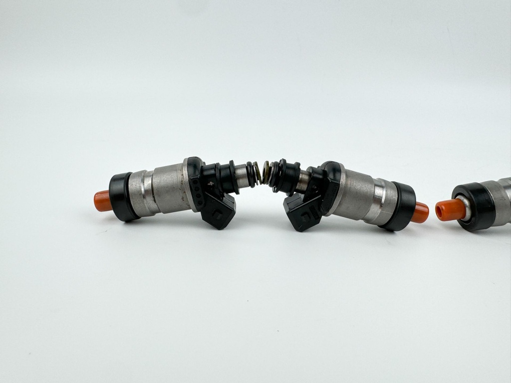 1999 Mercury 200 HP 2 Stroke Outboard Fuel Injector Set 18715 OEM