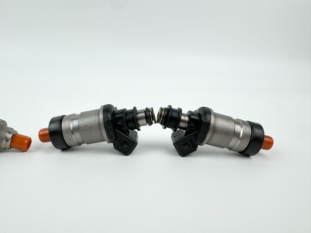 1999 Mercury 200 HP 2 Stroke Outboard Fuel Injector Set 18715 OEM