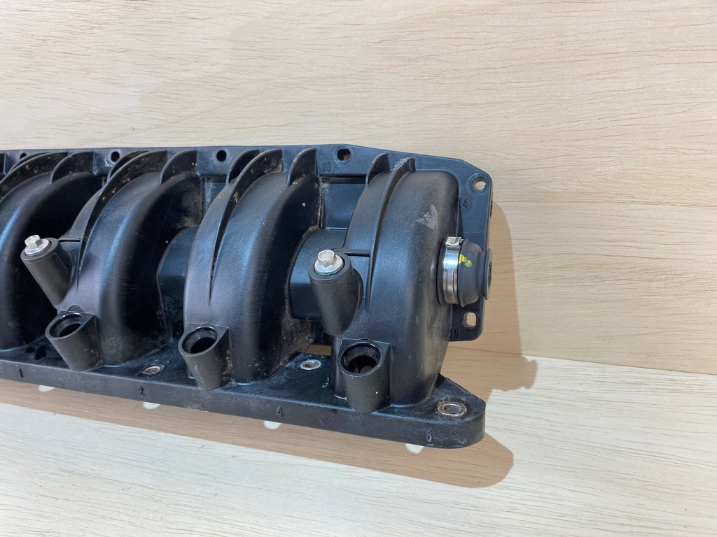 2004 Mercury Verado 2.6L 250HP Outboard Intake Manifold Assembly 880582T05