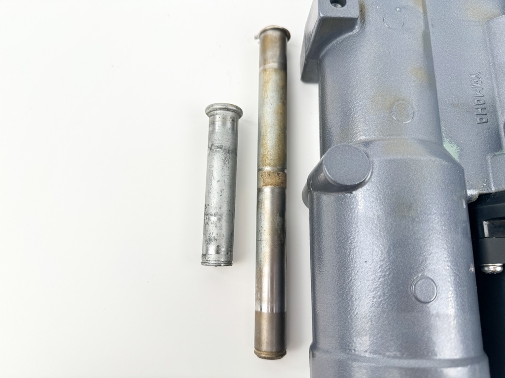 2005 Yamaha 75 HP 4 Stroke Outboard Power Trim Tilt Unit 6D8-43800-00-4D OEM