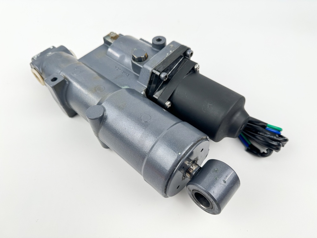 2005 Yamaha 75 HP 4 Stroke Outboard Power Trim Tilt Unit 6D8-43800-00-4D OEM