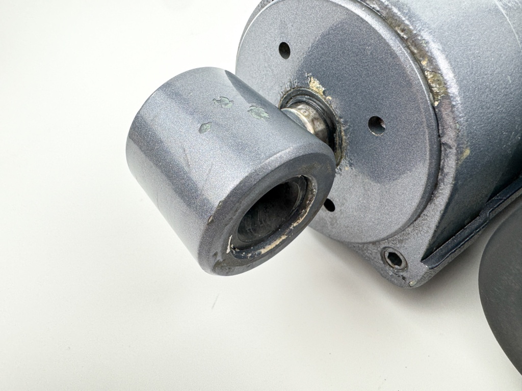 2005 Yamaha 75 HP 4 Stroke Outboard Power Trim Tilt Unit 6D8-43800-00-4D OEM