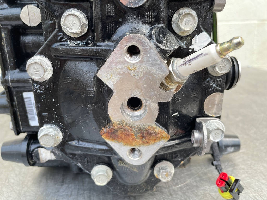 2012 Evinrude 50 HP 2 Stroke Outboard Powerhead 5007396 OEM