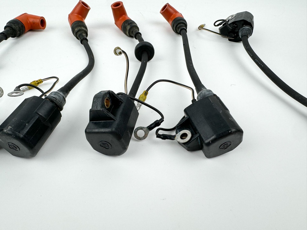 2005 Yamaha 150 HP 2 Stroke Outboard Ignition Coil Set 6R3-85570-01-00 OEM