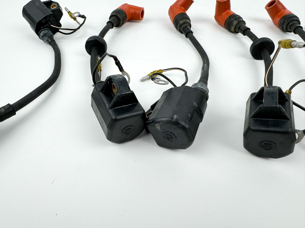 2005 Yamaha 150 HP 2 Stroke Outboard Ignition Coil Set 6R3-85570-01-00 OEM