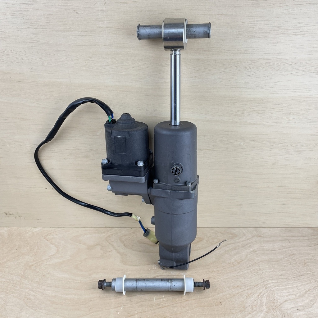 2011 Suzuki 90HP DF90A Outboard Power Trim & Tilt Assembly 48000-87L00