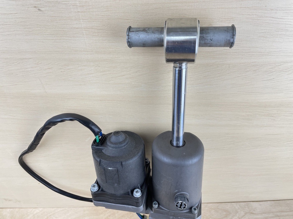 2011 Suzuki 90HP DF90A Outboard Power Trim & Tilt Assembly 48000-87L00