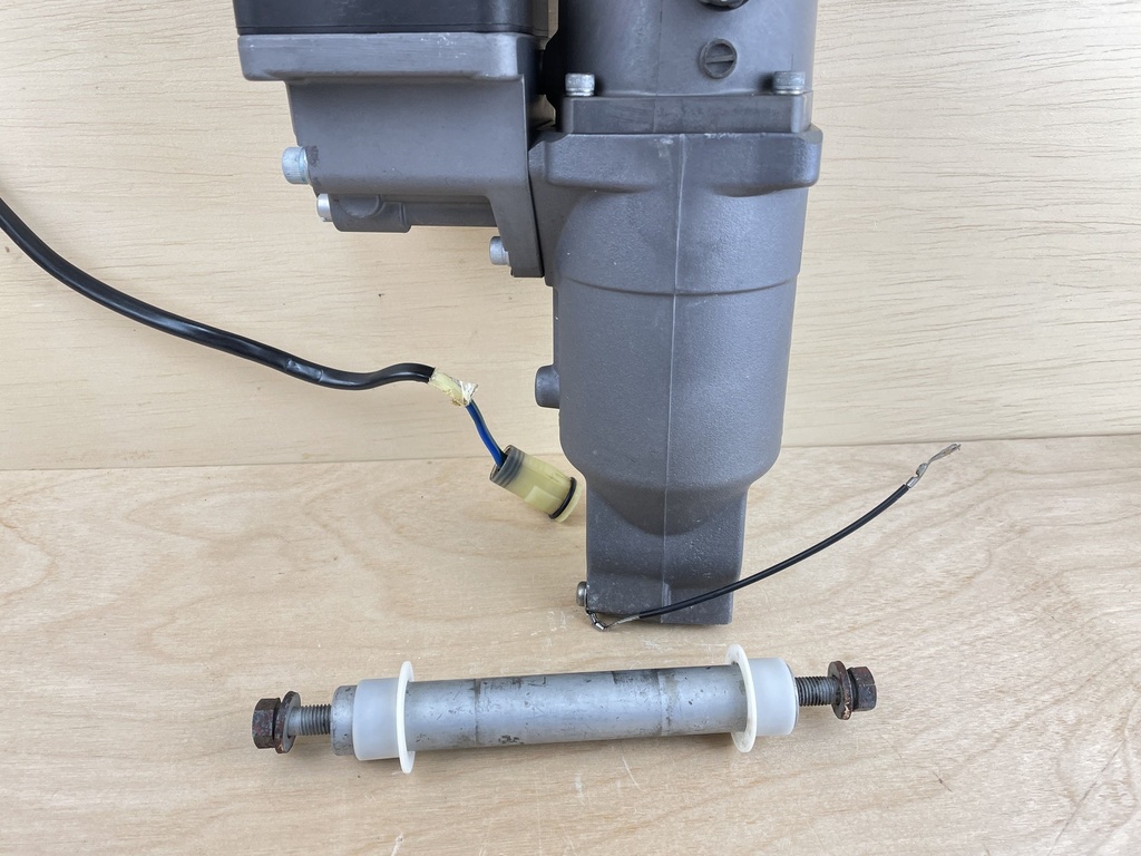 2011 Suzuki 90HP DF90A Outboard Power Trim & Tilt Assembly 48000-87L00