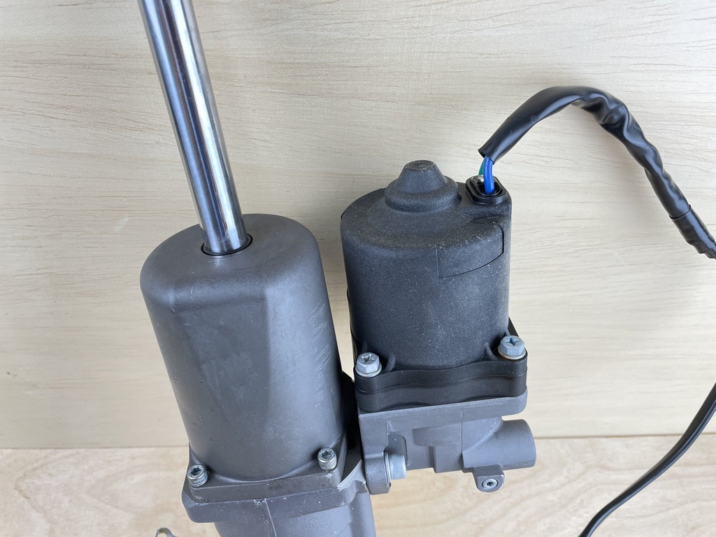 2011 Suzuki 90HP DF90A Outboard Power Trim & Tilt Assembly 48000-87L00