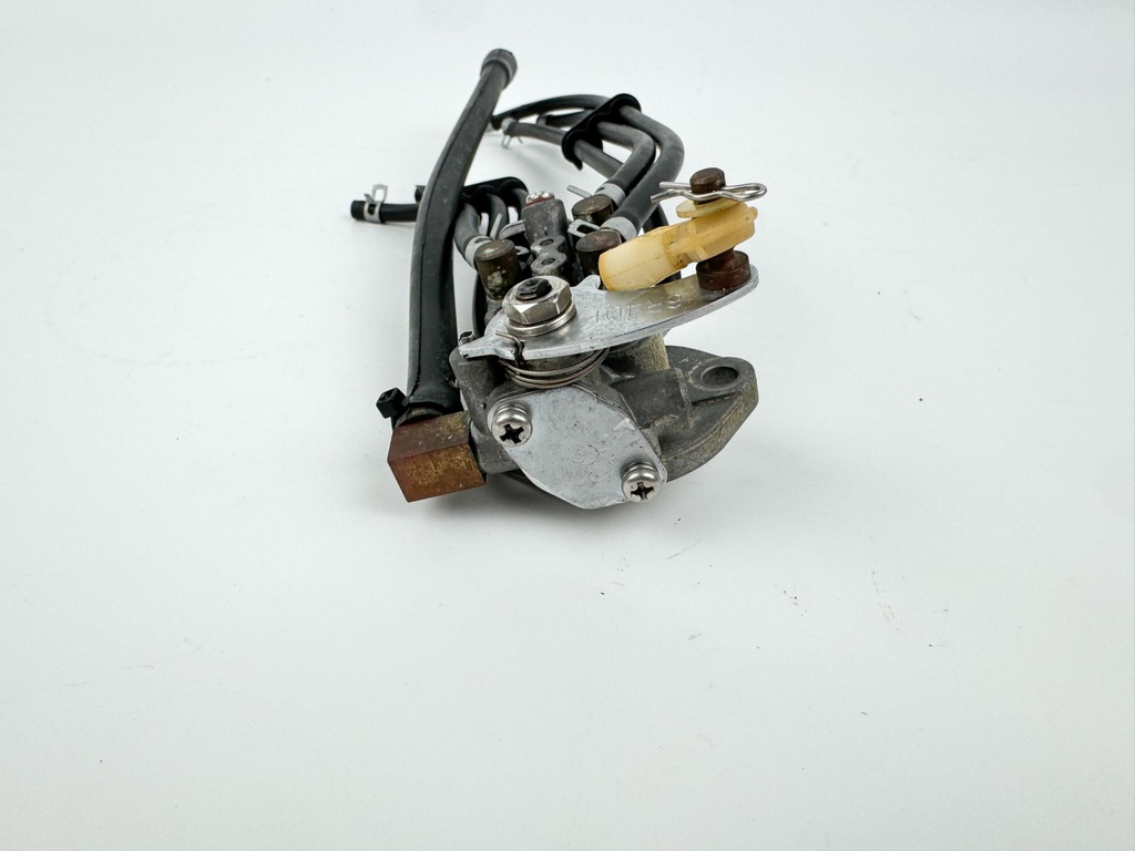 2005 Yamaha 150 HP 2 Stroke Outboard Oil Pump 6R4-13200-02-00 OEM