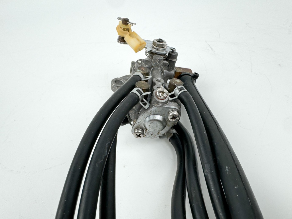 2005 Yamaha 150 HP 2 Stroke Outboard Oil Pump 6R4-13200-02-00 OEM