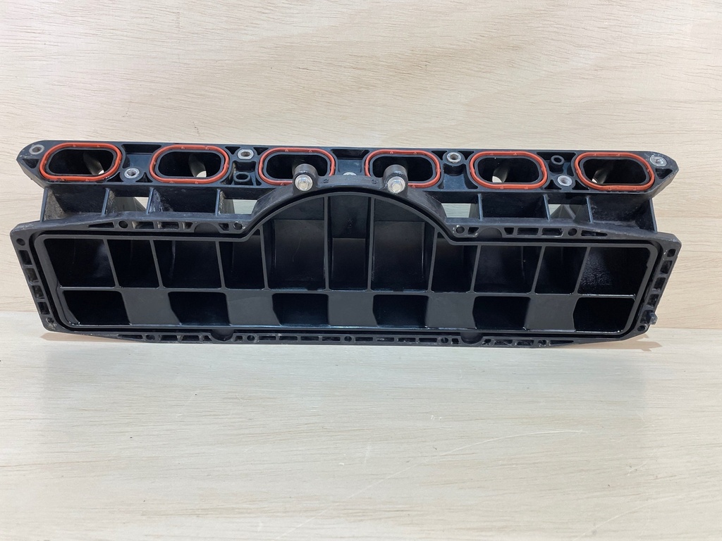 2004 Mercury Verado 2.6L 250HP Outboard Intake Manifold Assembly 880582T05