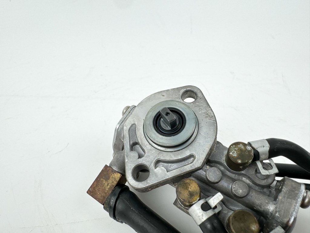 2005 Yamaha 150 HP 2 Stroke Outboard Oil Pump 6R4-13200-02-00 OEM