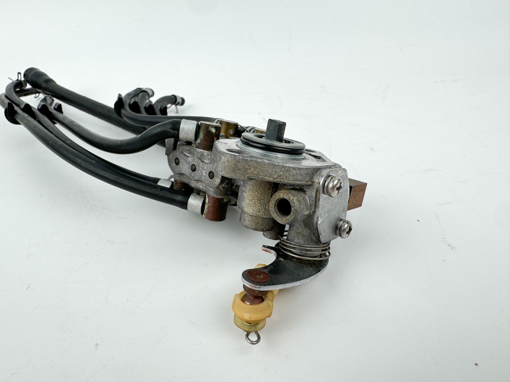 2005 Yamaha 150 HP 2 Stroke Outboard Oil Pump 6R4-13200-02-00 OEM