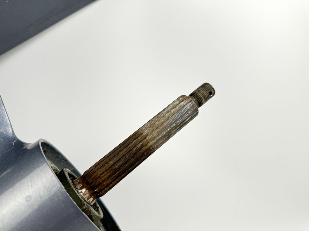 1984 - 1998 Yamaha 90HP 2 Stroke Outboard 20" Long Lower Unit Gear Case Assembly