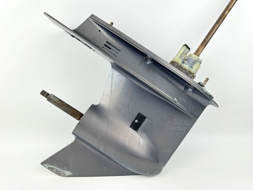 1984 - 1998 Yamaha 90HP 2 Stroke Outboard 20" Long Lower Unit Gear Case Assembly