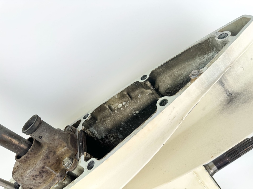 2002-2011 Suzuki 140 HP 4 Stroke Outboard 25" XL Lower Unit Gear Case RH