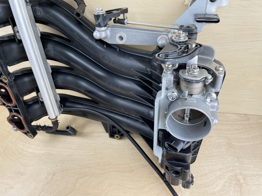 2011 Suzuki 90HP DF90A 4 Stroke Throttle Body With Intake Manifold 13300-87L11