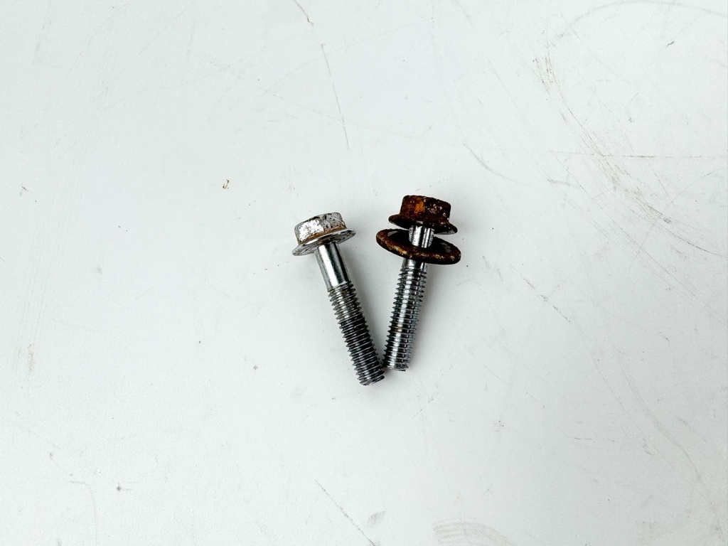 2003 Suzuki 140 HP 4 Stroke Outboard Fuel Pump 15100-90J11 OEM