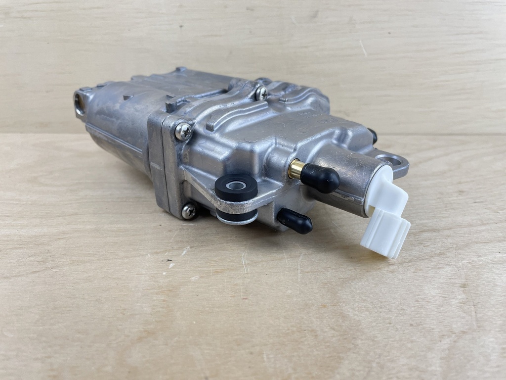 2011 Suzuki 90HP DF90A VST Fuel Vapor Separator Assembly 15600-87L00