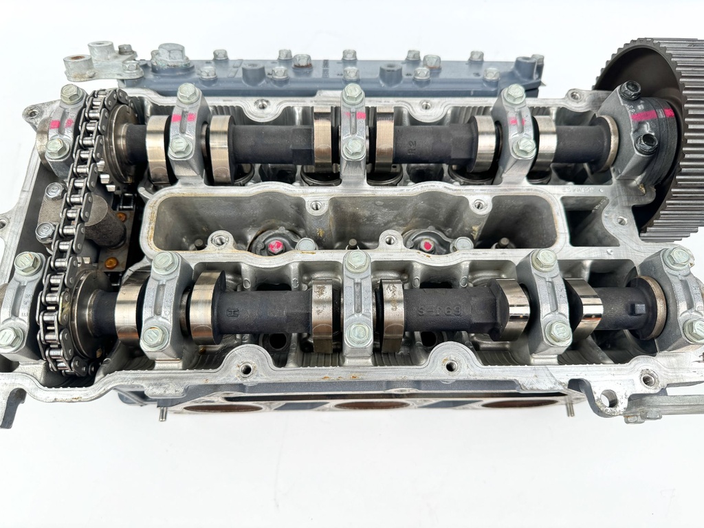 2004 Yamaha 200 HP 4 Stroke Outboard Starboard Cylinder Head 69J-W009A-02-1S OEM