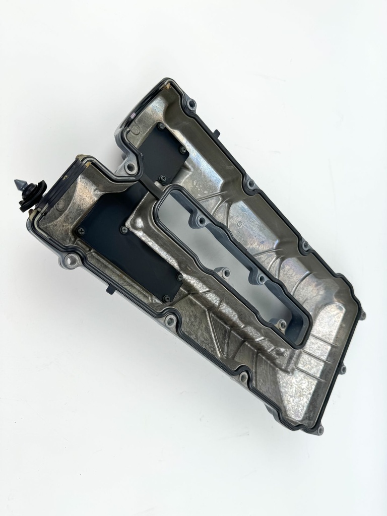 2004 Yamaha 200 HP 4 Stroke Outboard Starboard Cylinder Head 69J-W009A-02-1S OEM