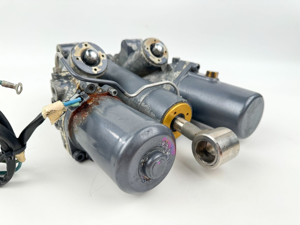 2004 Yamaha 200 HP 4 Stroke Outboard Power Trim Tilt Unit 69J-43800-01-4D OEM