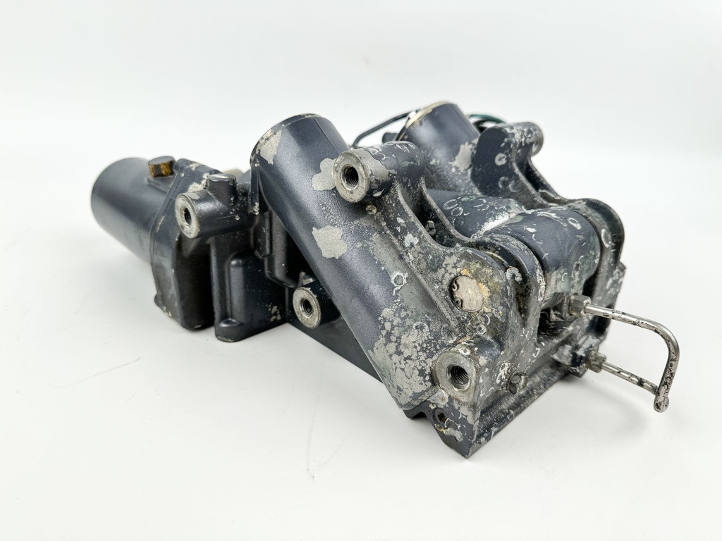 2004 Yamaha 200 HP 4 Stroke Outboard Power Trim Tilt Unit 69J-43800-01-4D OEM
