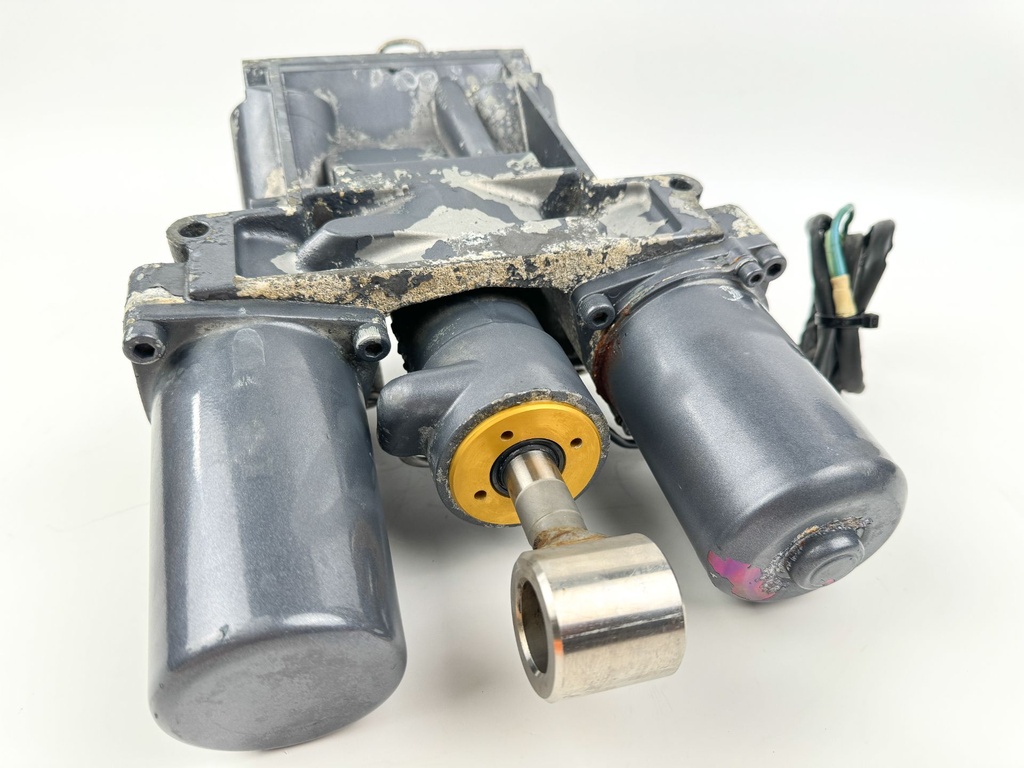 2004 Yamaha 200 HP 4 Stroke Outboard Power Trim Tilt Unit 69J-43800-01-4D OEM