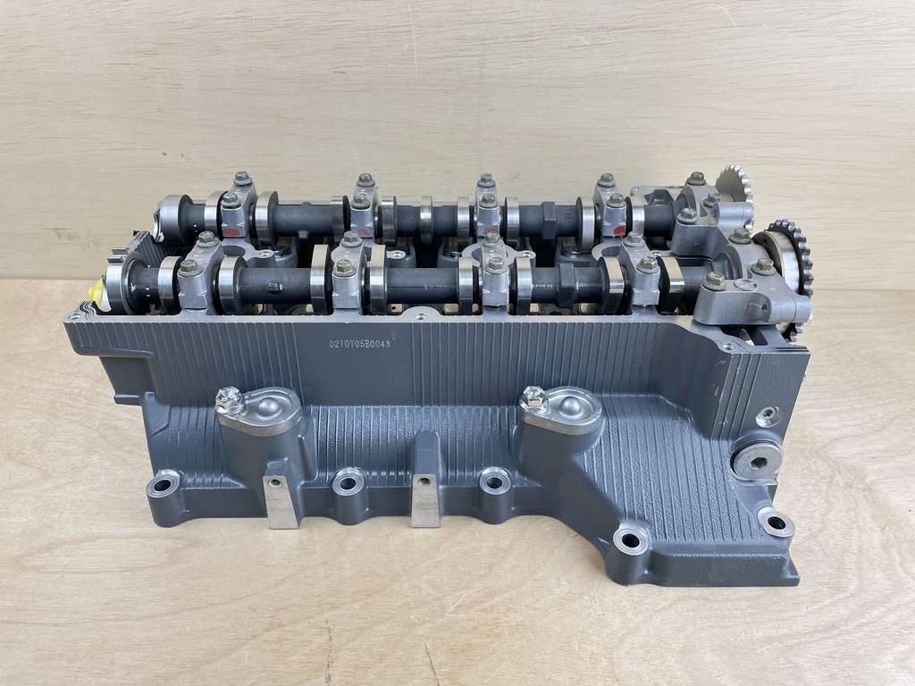 2011 Suzuki 90HP DF90A 4 Stroke Cylinder Head Assembly 11100-87L01