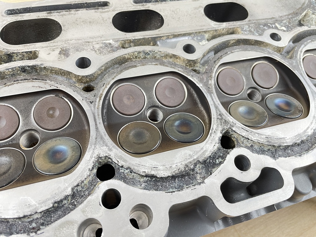 2011 Suzuki 90HP DF90A 4 Stroke Cylinder Head Assembly 11100-87L01