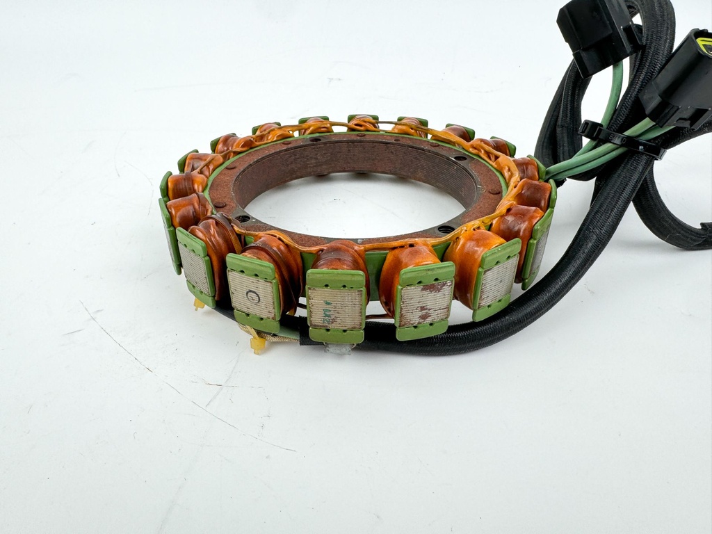 2003 Yamaha 200 HP 2 Stroke Outboard Stator Assembly 68F-81410-00-00 OEM
