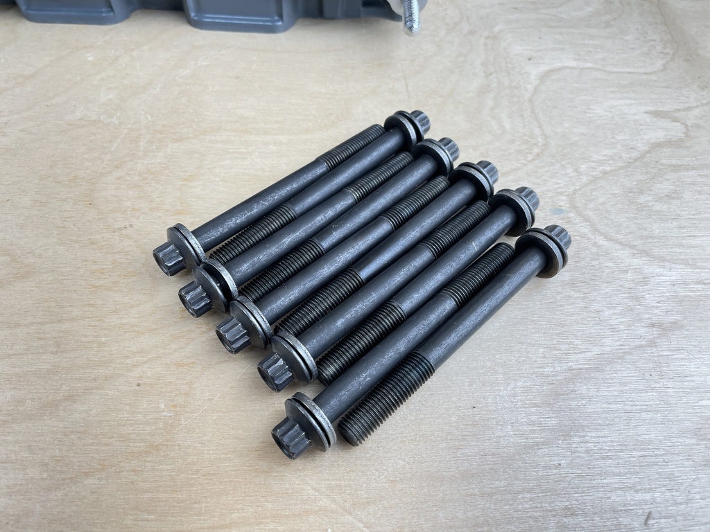 2011 Suzuki 90HP DF90A 4 Stroke Cylinder Head Assembly 11100-87L01