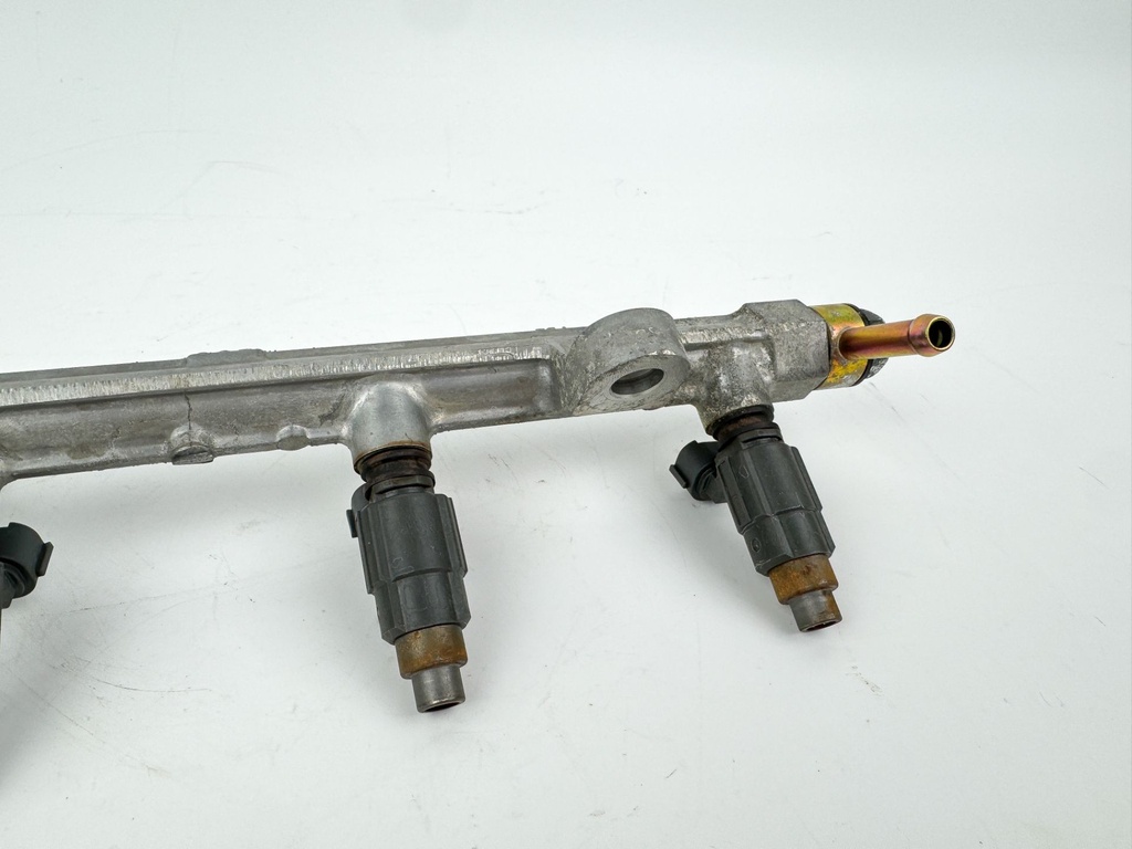 2004 Suzuki 70 HP 4 Stroke Outboard Fuel Injector Set W/ Rail 15710-66D00 OEM